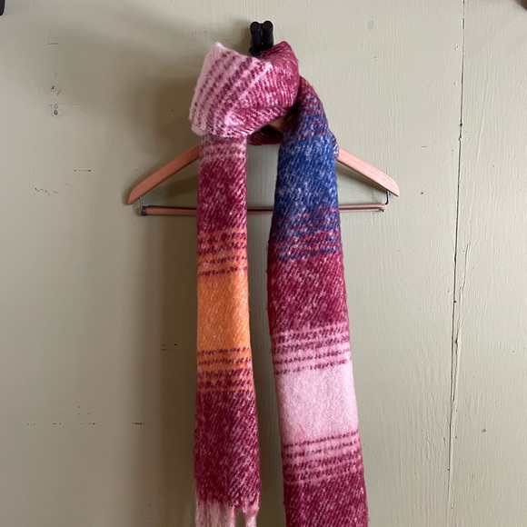 Oversized colorful cashmere scarf - Picture 2 of 4